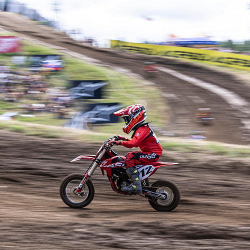SECURE A PLACE ON THE START LINE FOR THE 2024 JUNIOR E-MOTOCROSS SERIES!